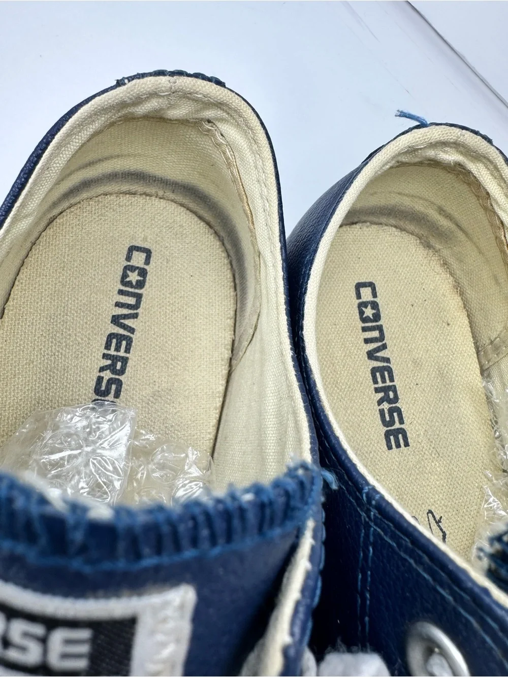 Converse Men’s Low Top Sneakers in Navy leather with White Accents